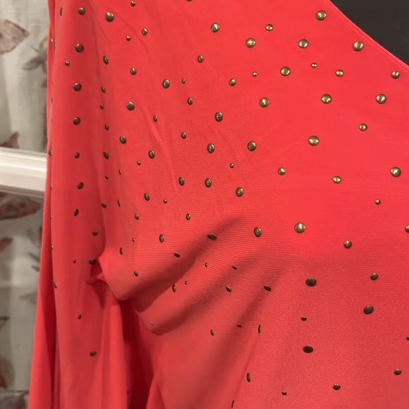 VINCE CAMUTO - Asymmetrical ST. TROPEZ Studded Top - Sz M - NWT - Picture 2 of 6